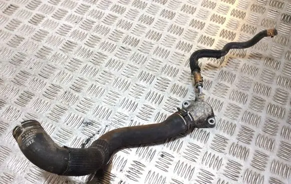 Engine coolant pipe/hose