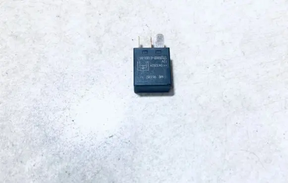 Mitsubishi Colt Other relay mb953382 043262a