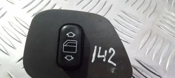 Mercedes-Benz E W210 Electric window control switch 2108208210 501c312-610-00