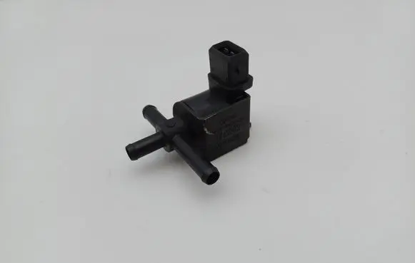 Audi A3 S3 8L Turbo solenoid valve 058906283F
