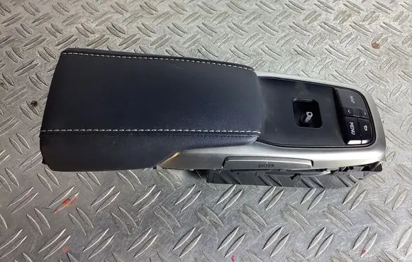 Lexus RX 450H Head unit multimedia control 5882248100 5884448060