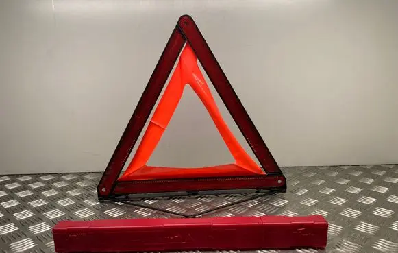 Skoda Superb B6 (3T) Emergency warning sign A1718900097