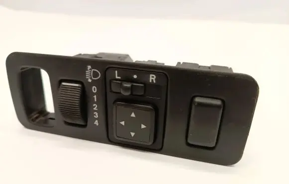 Mitsubishi Space Star Wing mirror switch MR240907