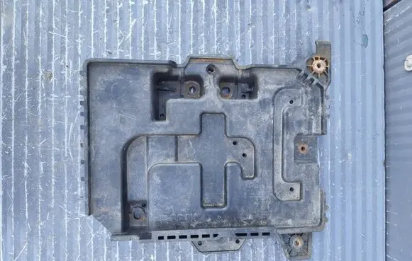 Hyundai i20 (GB IB) Battery box tray 37150C8500