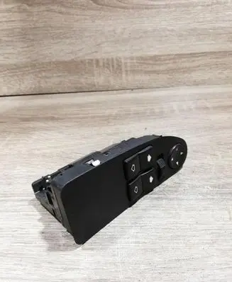 BMW 5 E39 Electric window control switch 8368988