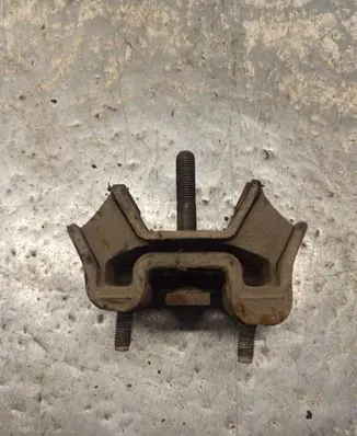 Mercedes-Benz ML W163 Engine mount bracket