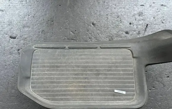 Mitsubishi Pajero Other interior part MR605248
