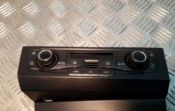 Audi A4 S4 B8 8K Climate control unit 8T2820043S