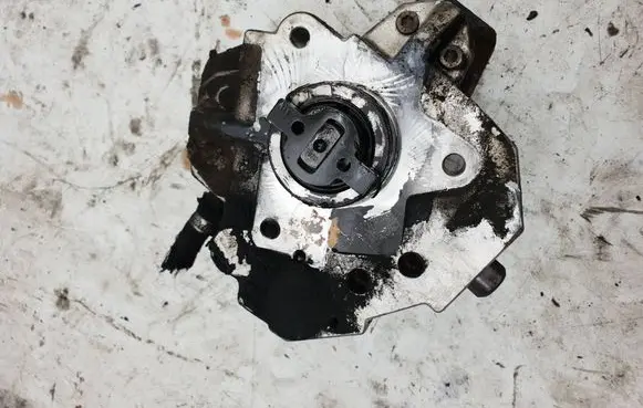 Fuel injection high pressure pump