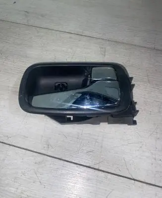 Mitsubishi Lancer Front door interior handle 