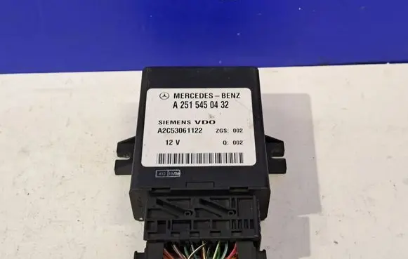 Mercedes-Benz R W251 Air suspension control unit module (rear) A2515450432