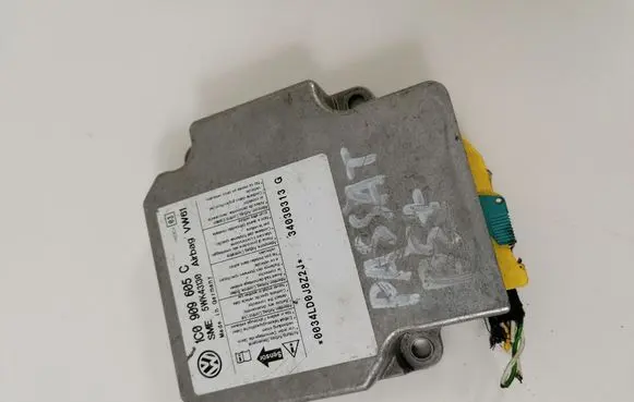 Volkswagen PASSAT B5.5 Airbag control unit/module 1C0909605C