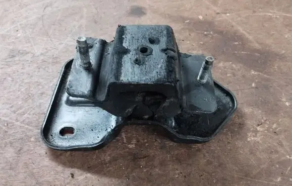 Dodge Durango I Engine mount bracket 52019710