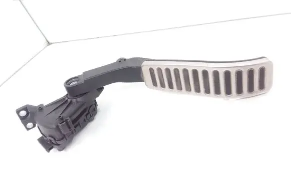 Volkswagen Touareg I Accelerator throttle pedal 7L6723507 6PV00777024