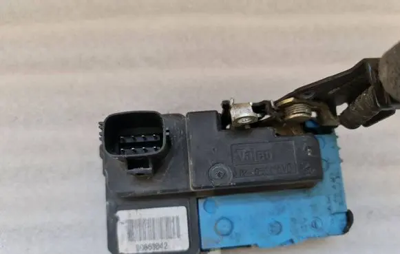 Volvo S60 Front door lock 30663042 9485042B