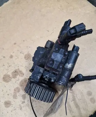 Renault Megane II Fuel injection high pressure pump A2C20000754
