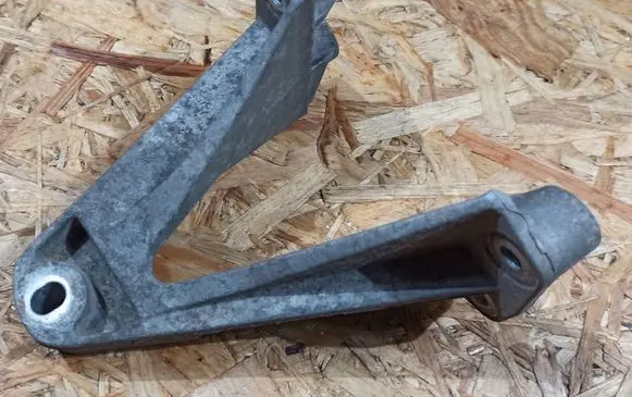 Ford Mustang V Engine mounting bracket 4R336037AD