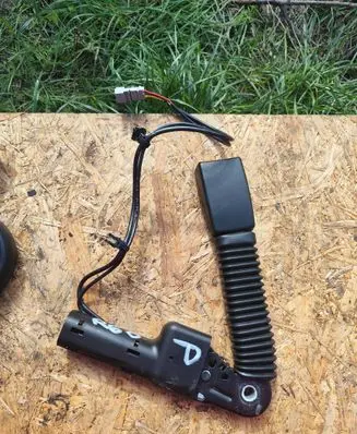 Mini Cooper Countryman R60 Front seatbelt buckle 9806924 620343600A