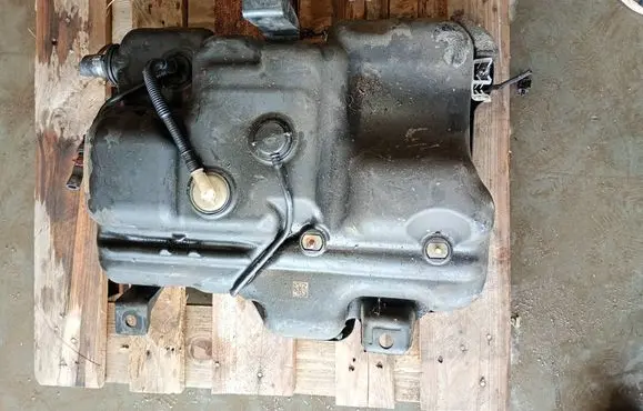 Renault Trafic III (X82) AdBlue liquid reservoir 1018980 172A22038R 172A21178R