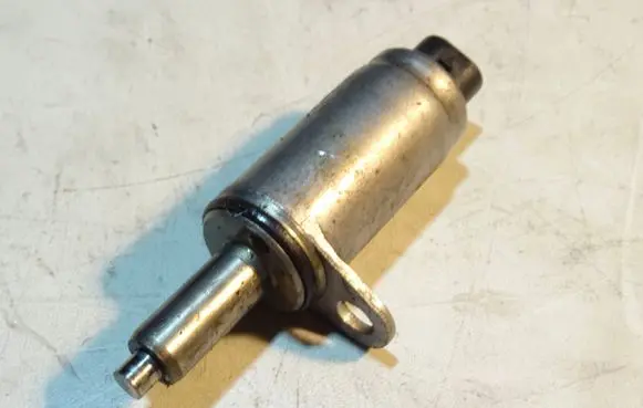 Audi A5 8T 8F Camshaft vanos timing valve 06E103697G