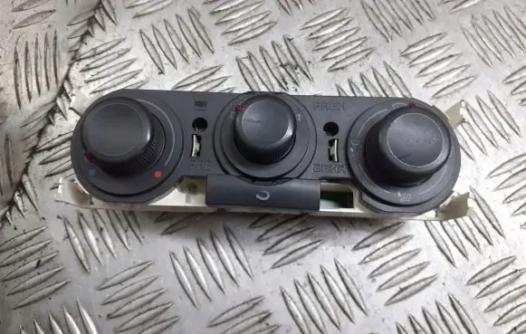 Seat Cordoba (6L) Interior fan control switch 6L0819045