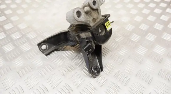 Toyota Auris E180 Engine mount bracket 123050T160