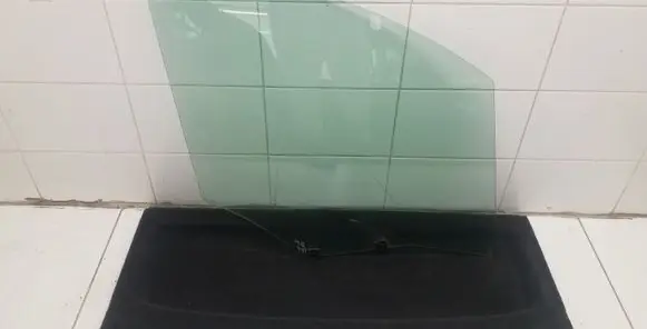 Citroen Berlingo Front door window glass four-door