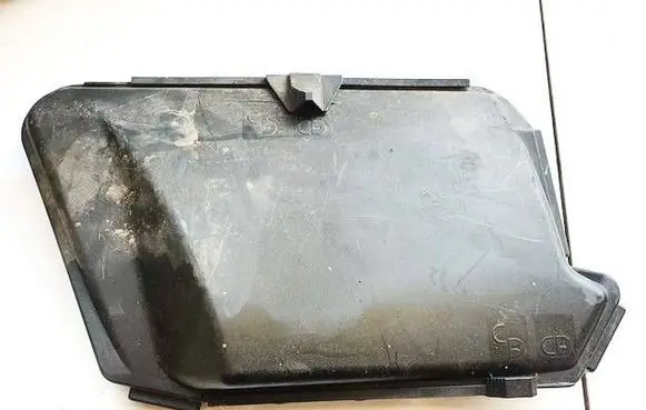 Mercedes-Benz E W211 Fuse box cover a2115400182 08511050