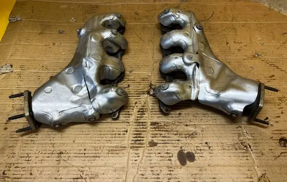 Cadillac Escalade Exhaust manifold 12629729 12629728