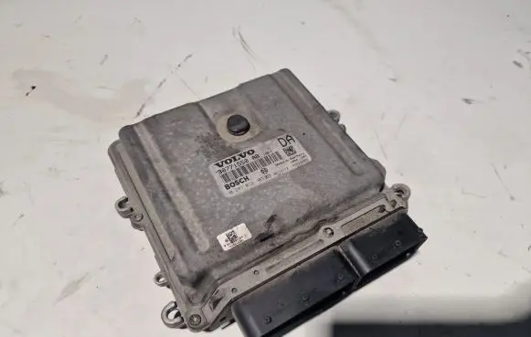 Volvo V70 Engine control unit/module 30771550