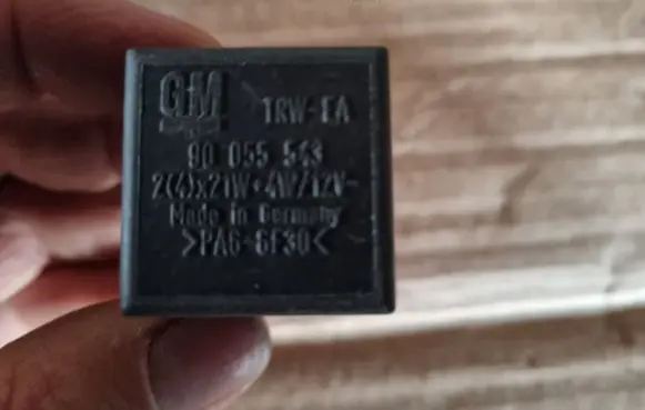 Volkswagen Transporter - Caravelle T4 Other relay 90055543