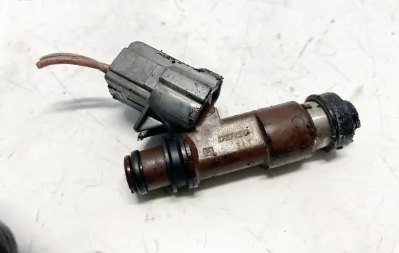 Subaru Legacy Fuel injector 010033002