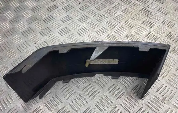 Volvo XC90 Rear/tail light trim molding 30698134