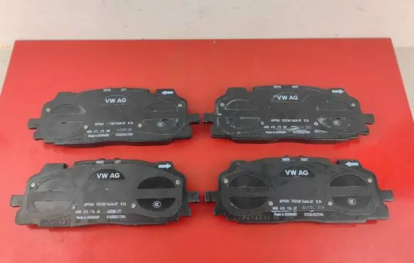 Audi Q7 4M Brake pads (front) 4M0698151BH 4M0615116AS 4M0615116AT