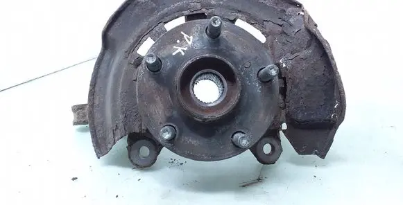 Toyota Avensis T270 Front wheel hub spindle knuckle