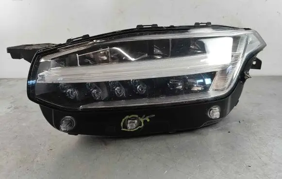 Volvo XC90 Headlight/headlamp 31656994