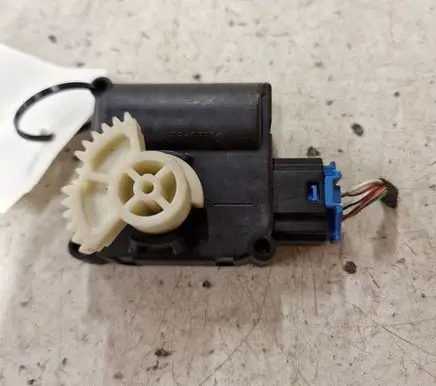 Audi A6 S6 C6 4F Air flap motor/actuator 0132801369