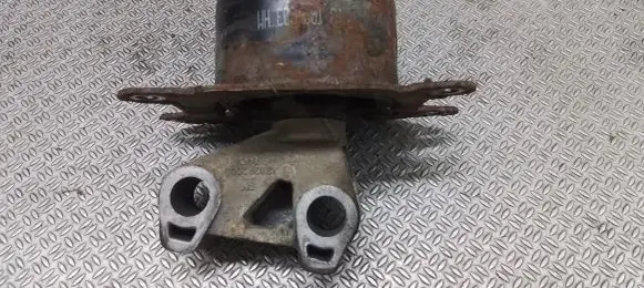 Opel Combo C Engine mount bracket 13109200