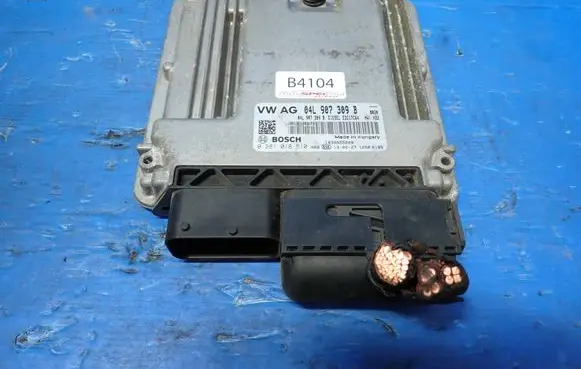Skoda Octavia Mk3 (5E) Engine control unit/module 04L907309B 0281018510