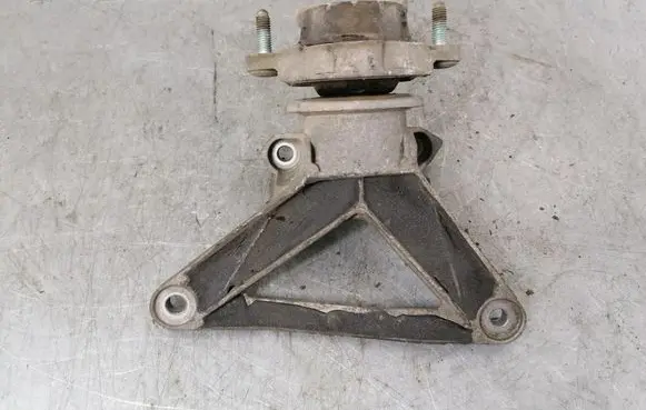 Audi A4 S4 B6 8E 8H Engine mount bracket 8E0399115J