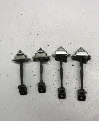 Skoda Octavia Mk2 (1Z) Front door check strap stopper 1Z0837249 1Z0839249