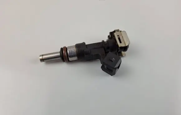 Maserati GranCabrio M145 Fuel injector 0280158124 08120611