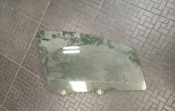 Mitsubishi Grandis Front door window glass four-door 43R00011