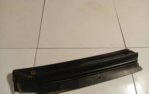 Citroen C4 I Picasso Wiper trim 9680531877