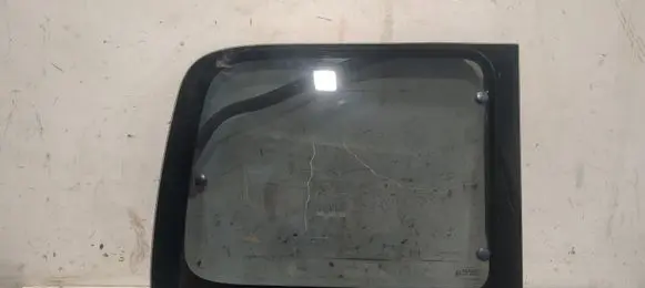 Peugeot Partner Rear side window 43R000016 DOT211M75AS2