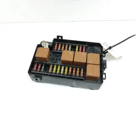 Jaguar XJ X40 Fuse module LNF2822AB