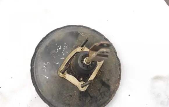 Mazda 323 Brake booster 83404602 834-04602