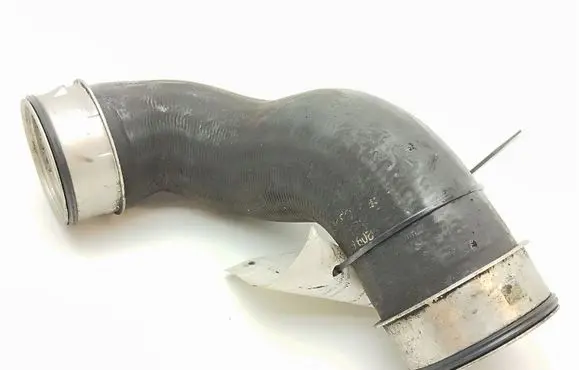 Mercedes-Benz C W203 Intercooler hose/pipe A2095280982