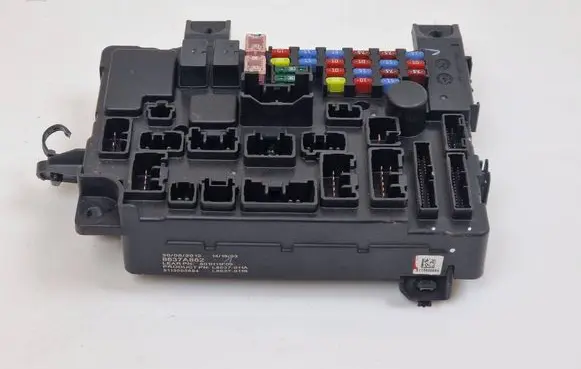 Mitsubishi Outlander Fuse module 8637A862 30082012 5113000694