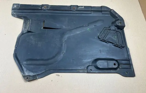 BMW X1 E84 Center/middle under tray cover 7130885 7140983